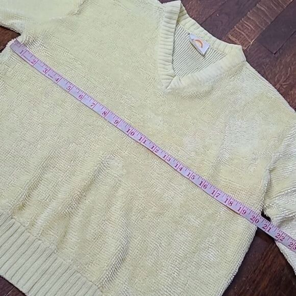 Vintage 80s Pale Pastel Yellow Fuzzy Chenille V-neck sweater Large - Picture 7 of 12